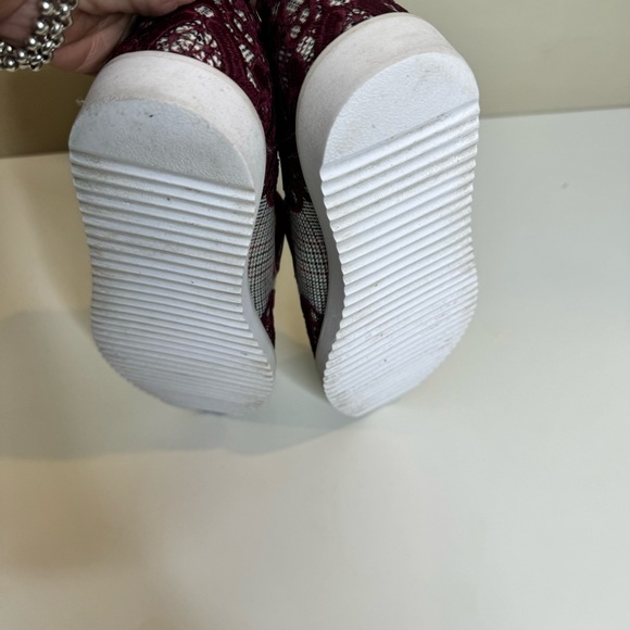 Karl Lagerfeld Paris CARLYN Plaid Slip On Sneaker - Picture 10 of 10